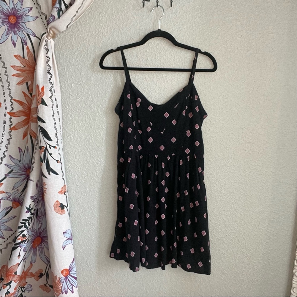 Express Black and Red Midi Dress Large